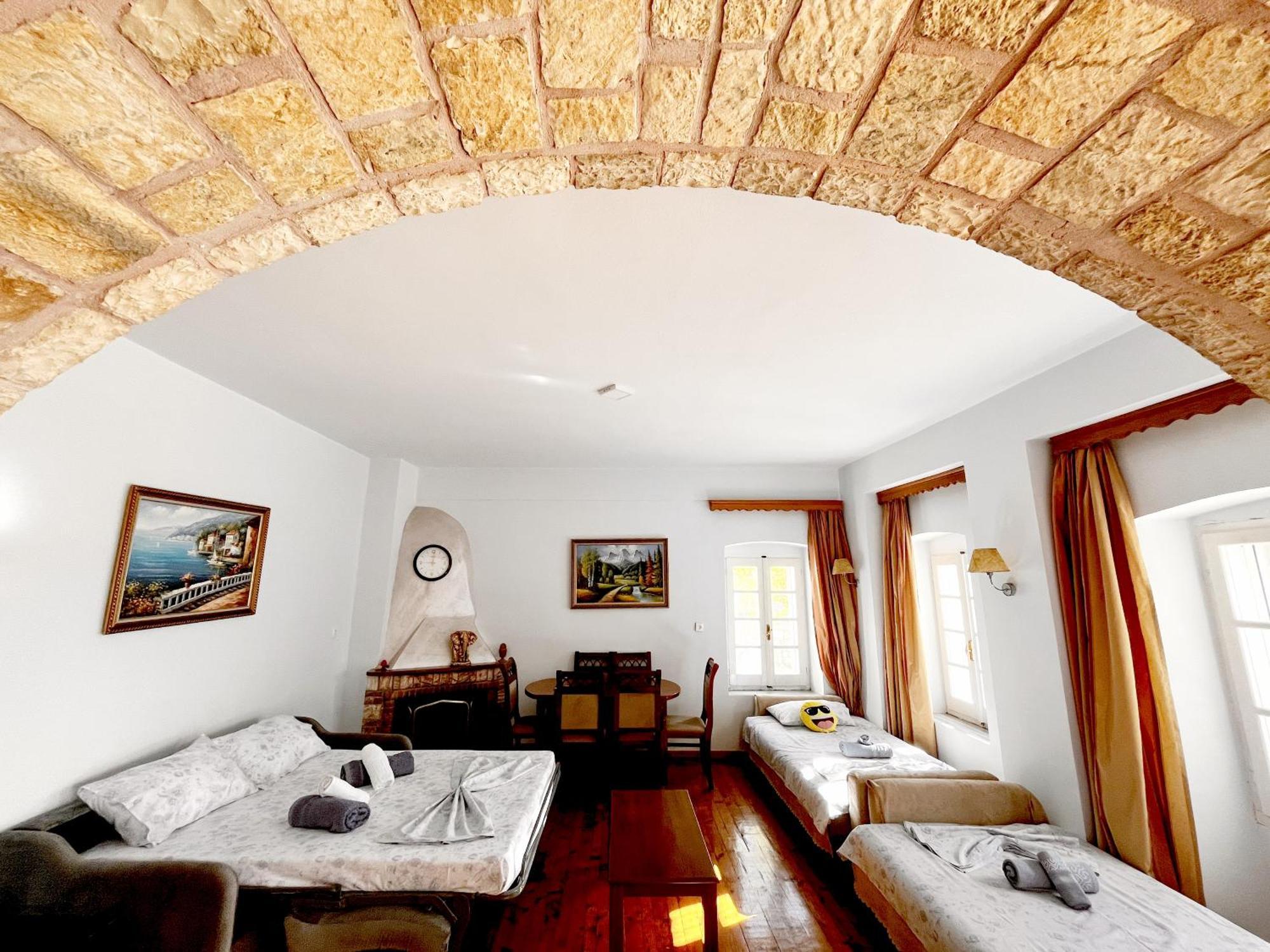 Sea Horizon House Alexis Hotel Himare Exterior foto