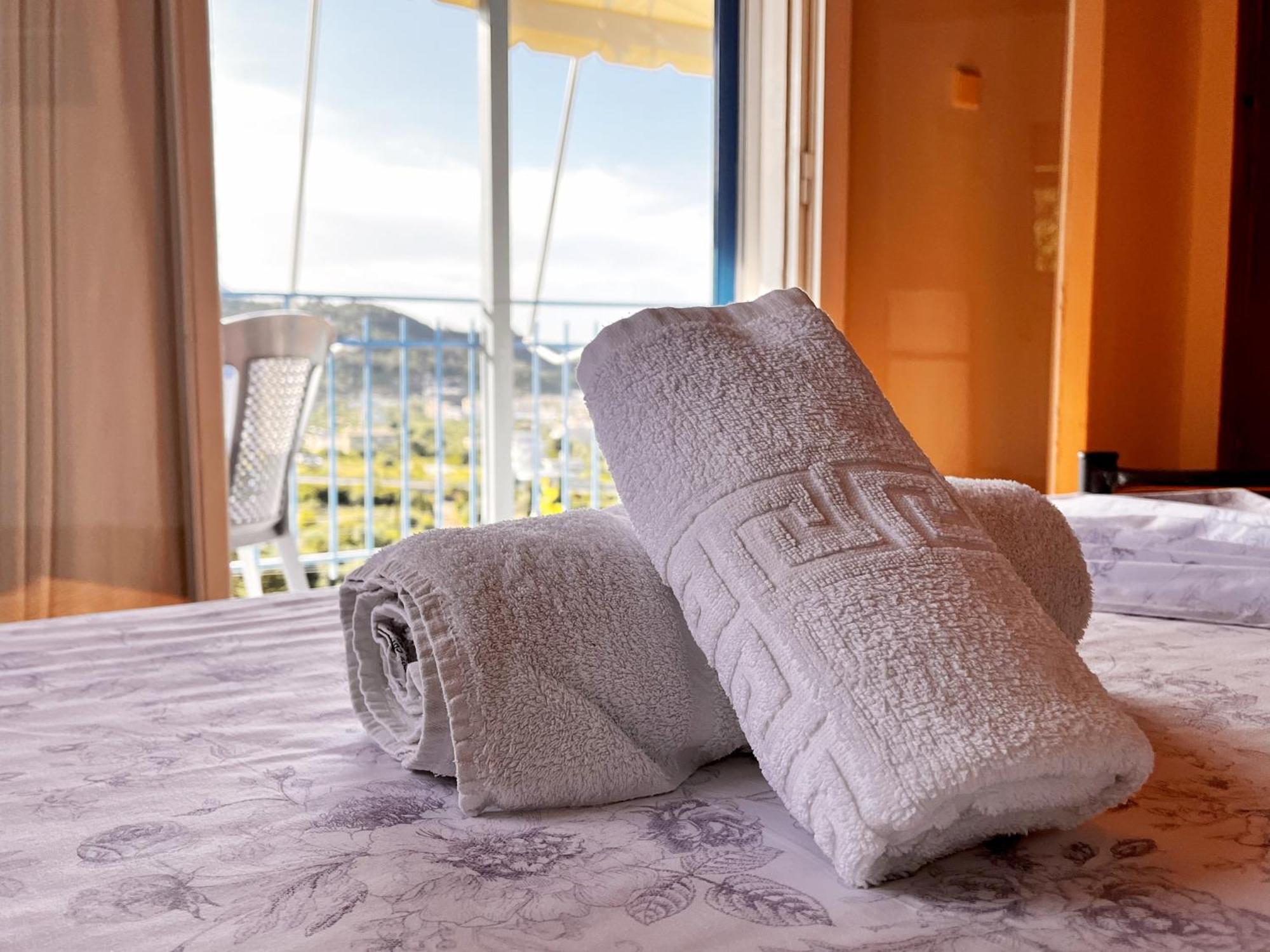 Sea Horizon House Alexis Hotel Himare Exterior foto